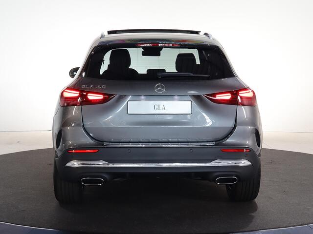 Mercedes-Benz GLA-KLASSE 180 Business Solution AMG | Panoramaschuifdak | Premium Plus | head-up display | Trekhaak