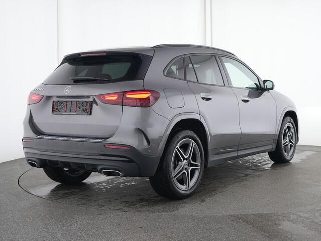 Mercedes-Benz GLA-KLASSE 250 e AMG Plug-In Hybride AMG Line | Night Pakket | Sfeerverlichting | Stuur en Stoelverwarming |Easy-Pack Achterklep. Inclusief 24 maanden MB Certified garantie voor Europa.