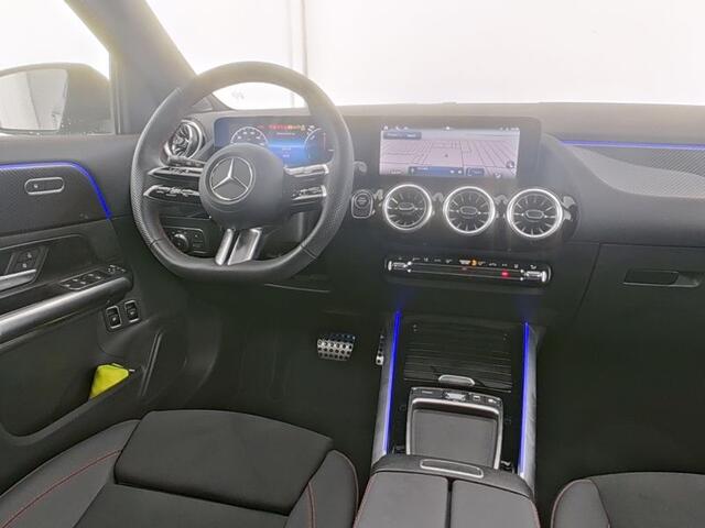 Mercedes-Benz GLA-KLASSE 250 e AMG Nightpakket Plug-In Hybride | Panoramadak | Keyless Go |Stuur en Stoelverwarming | Sfeerverlichting | Parkeerpakket met Camera | Inclusief 24 maanden Mercedes-Benz Certified garantie voor Europa.