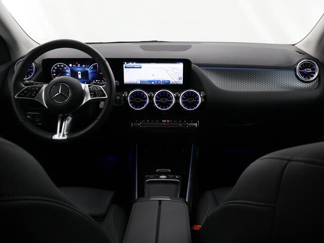 Mercedes-Benz GLA-KLASSE 250 e Star Edition Luxury Line | Night | Dakrails | Getint glas | Achteruitrijcamera | Stoelverwarming | Sfeerverlichting |