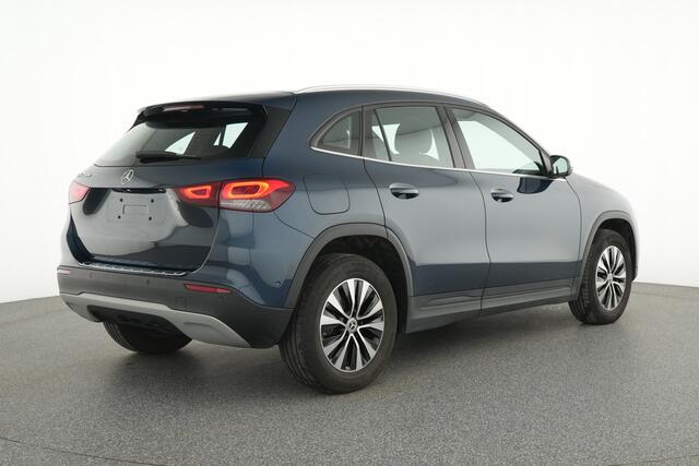 Mercedes-Benz GLA-KLASSE 250 e Plug-In Hybride Trekhaak | Achteruitrijcamera | Ledkoplampen | Easy-Pack Achterklep |Stoelverwarming voor. Inclusief 24 maanden MB Certified garantie voor Europa.