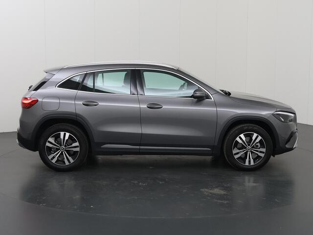 Mercedes-Benz GLA-KLASSE 250 e Luxury Line | Trekhaak | Elektrische achterklep | Stoelverwarming |