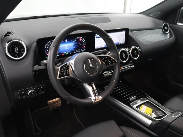 Mercedes-Benz GLA-KLASSE 250 e Luxury Line | Trekhaak | Elektrische achterklep | Stoelverwarming |