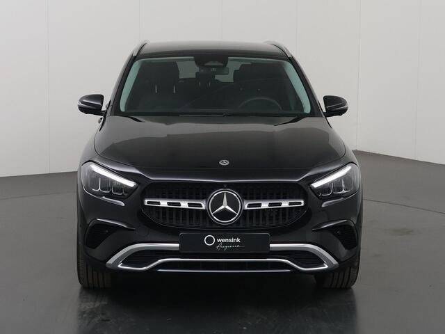 Mercedes-Benz GLA-KLASSE 250 e Luxury Line | Trekhaak | Stoelverwarming | Elektrische achterklep | 360 camera | Getint glas |