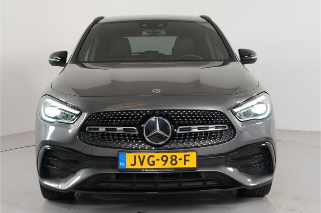Mercedes-Benz GLA-KLASSE 250 e AMG Night PHEV 218 pk | Panorama | 20" | Leer/alcantara |