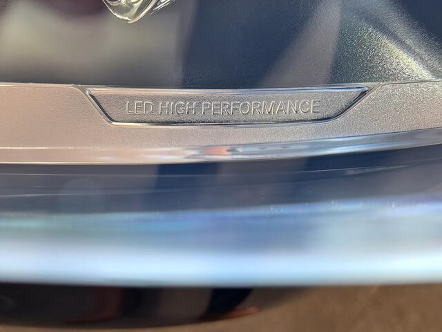 Mercedes-Benz GLA-KLASSE 180 Business Solution AMG Panoramadak Clima Cruise Navigatie camera 18"LM