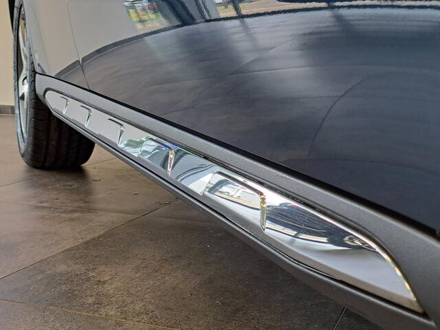 Mercedes-Benz GLA-KLASSE 180 Business Solution AMG Panoramadak Clima Cruise Navigatie camera 18"LM