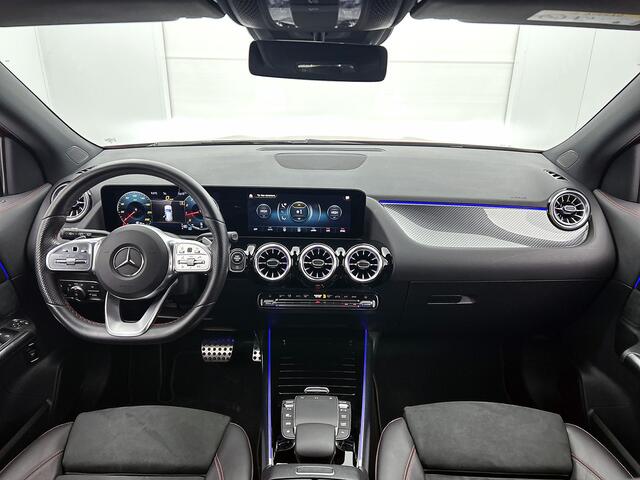 Mercedes-Benz GLA-KLASSE 200 Business Solution AMG 5 spaaks lichtmetalen velgen | Navigatie | MBUX wide screen | Parking support met camera achter | Trekhaak | Inclusief 24 maanden MB Certified garantie voor Europa.