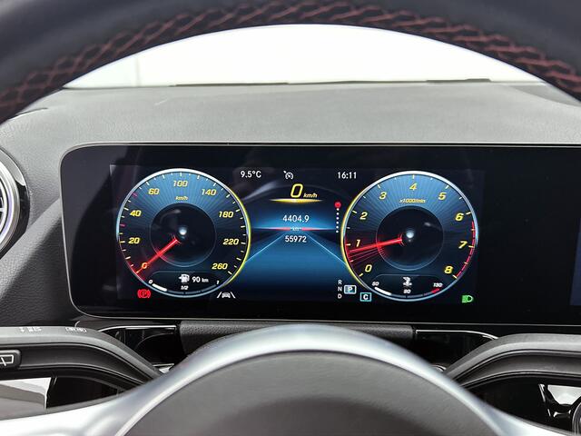 Mercedes-Benz GLA-KLASSE 200 Business Solution AMG 5 spaaks lichtmetalen velgen | Navigatie | MBUX wide screen | Parking support met camera achter | Trekhaak | Inclusief 24 maanden MB Certified garantie voor Europa.