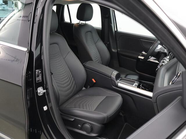 Mercedes-Benz GLA-KLASSE 250 e Luxury Line | Trekhaak | Verwarmd stuur | Winter pakket | 11 KW laden | Stoelverwarming |