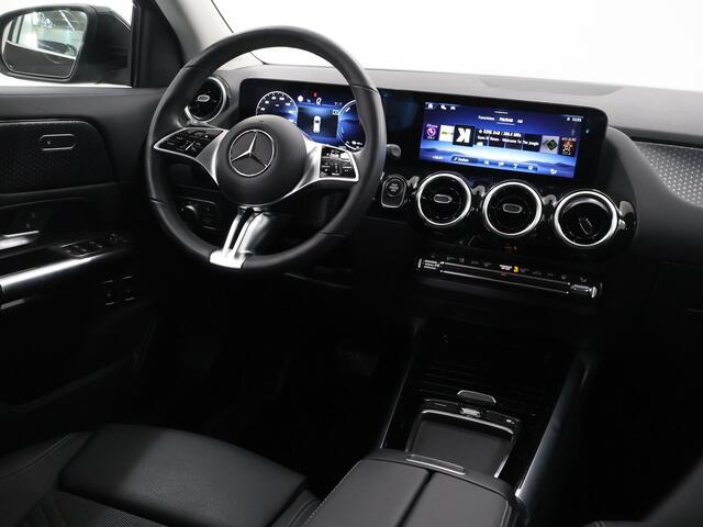 Mercedes-Benz GLA-KLASSE 250 e Luxury Line | Elektrische achterklep | Winter pakket | Achteruitrijcamera |