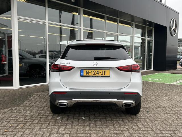 Mercedes-Benz GLA-KLASSE 180 Business Solution Luxury | Panoramadak | Memory | Sfeerverlichting