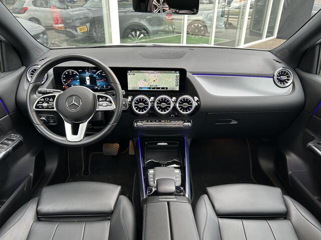 Mercedes-Benz GLA-KLASSE 180 Business Solution Luxury | Panoramadak | Memory | Sfeerverlichting