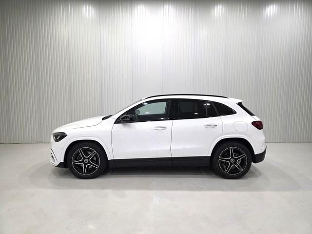 Mercedes-Benz GLA-KLASSE 200 AMG Line |CAMERA|CARPLAY|Sfeerverlichting|