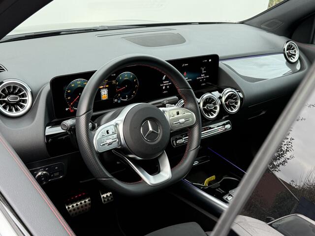Mercedes-Benz GLA-KLASSE 200 Business Solution AMG | Pano | Memory | MultiBeam LED | Camera | 19 inch