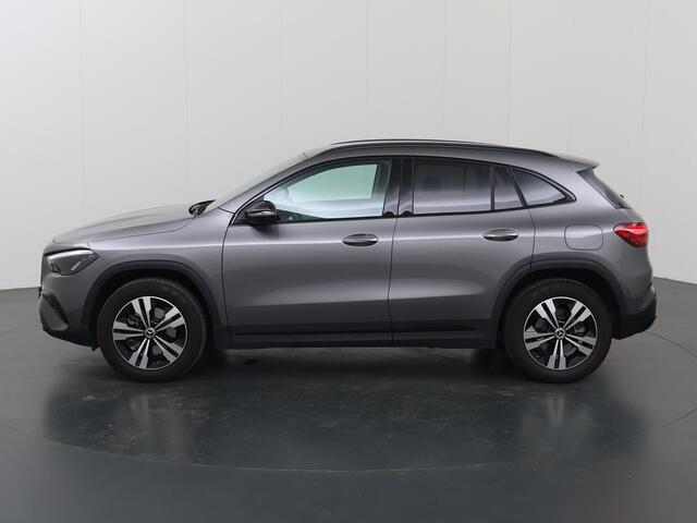 Mercedes-Benz GLA-KLASSE 250 e Luxury Line | Trekhaak | Night pakket | Apple carplay |