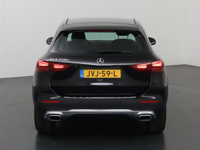Mercedes-Benz GLA-KLASSE 250 e Luxury Line | Trekhaak | Verwarmd stuur | Stoelverwarming |