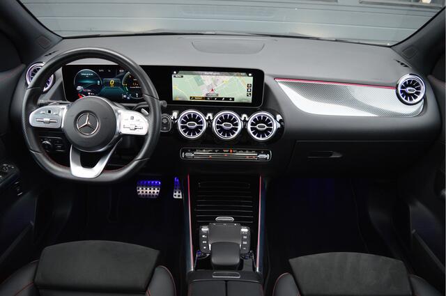 Mercedes-Benz GLA-KLASSE 200 Business Solution AMG | PANO | CAMERA | SFEERVERLICHTING |