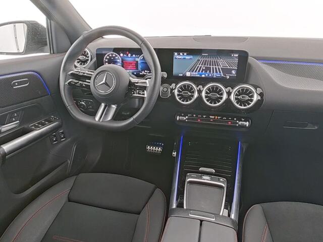 Mercedes-Benz GLA-KLASSE 250 e AMG Plug-In Hybriide AMG Line | Night Pakket | Panorama Schuif-Kanteldak | Distronic | Stuur en Stoelverwarming. Inclusief 24 maanden MB Certified garantie voor Europa.