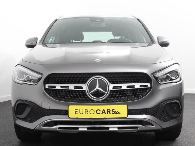 Mercedes-Benz GLA-KLASSE 200 Progressive | Climate control | Parkeersensoren | Apple carplay/ Andriod auto | Verwarmde voorstoelen | LED | Achteruitrijcamera | Adeptive cruise control