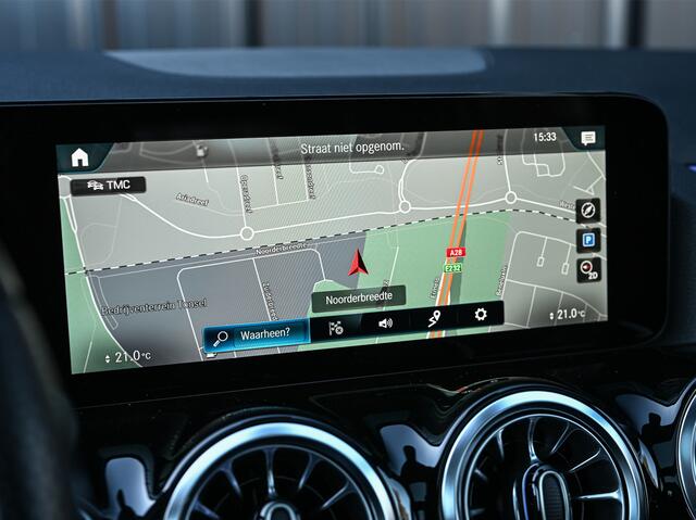 Mercedes-Benz GLA-KLASSE 250 e AMG Line · Panoramadak · Elektr. verst. stoelen · Ambiance sfeerverlichting · Stoelverwarming · Achteruitrijcamera ·