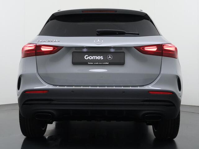 Mercedes-Benz GLA-KLASSE 250 e Business Solution AMG | AMG Plus Pakket | Night Pakket | Panoramadak | Elektrisch Verstelbare Stoelen + Memory | 360° Camera | Head-up Display | MBUX Augmented Reality voor Navigatie | Dodehoekassistent | Advanced Sound System | Stoelverwarming | Sf