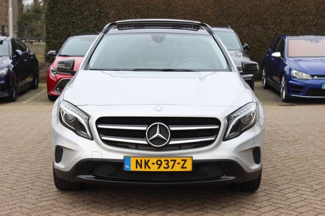 Mercedes-Benz GLA-KLASSE 180 Ambition / Panoramadak / Half leder / Navigatie / Urbanpakket / 18'' / Cruise Control