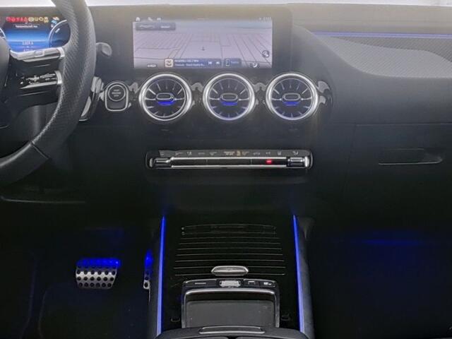 Mercedes-Benz GLA-KLASSE 250 e AMG Plug-In Hybride AMG | Night Pakket | Panorama Schuif-Kanteldak | Lederen Bekleding | Memory Voorstoelen | Stuur en Stoelverwarming. Inclusief 24 maanden Mercedes-Benz Certified garantie voor Europa.