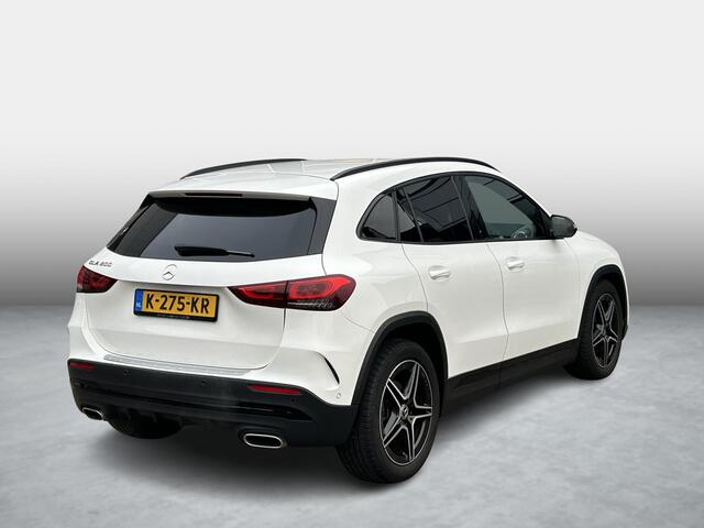 Mercedes-Benz GLA-KLASSE 200 AMG line | Nightpakket | Sfeerverlichting |