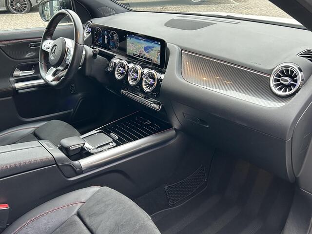 Mercedes-Benz GLA-KLASSE 200 AMG line | Nightpakket | Sfeerverlichting |