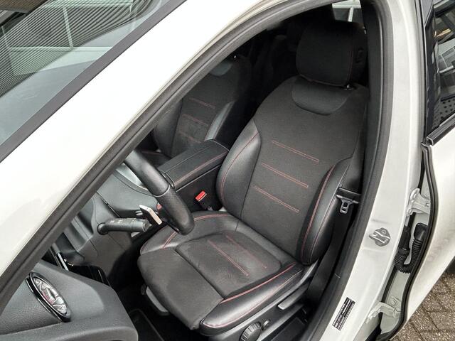 Mercedes-Benz GLA-KLASSE 200 AMG line | Nightpakket | Sfeerverlichting |