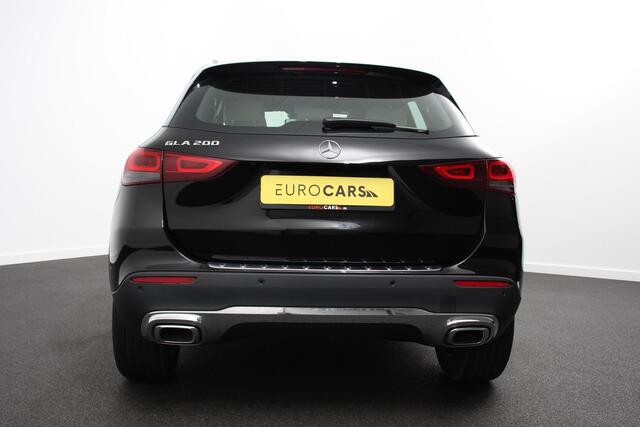 Mercedes-Benz GLA-KLASSE 200 Automaat Progressive Mercedes-Benz GLA-klasse 200 Progressive | Navigatie | Camera | Lederen Bekleding | Elektrische Achterklep | DAB LED |