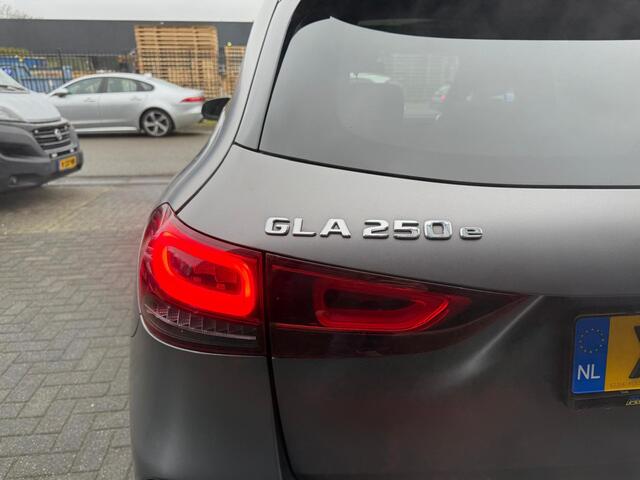 Mercedes-Benz GLA-KLASSE 250 e Business Solution AMG Limited | 2E EIGENAAR | 12MND GARANTIE | PANODAK | LED | DAB | SFEERVERLICHTING | MEMORY |