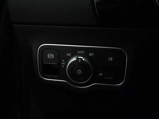 Mercedes-Benz GLA-KLASSE 250 e Star Edition AMG Line Inclusief 24 maanden Mercedes-Benz Certified garantie voor Europa.