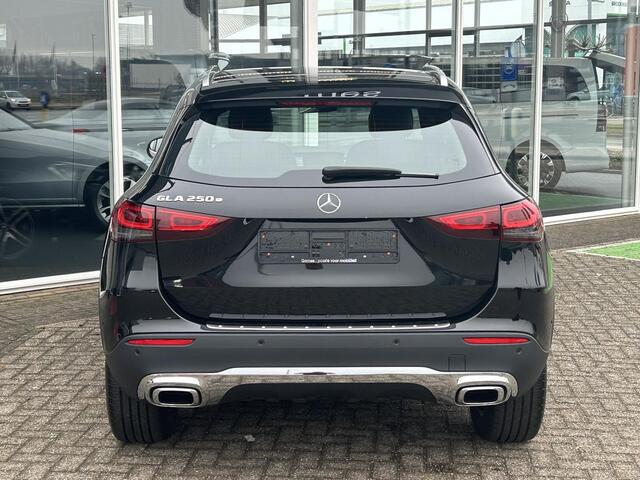 Mercedes-Benz GLA-KLASSE 250 e Luxury | Sfeerverlichting