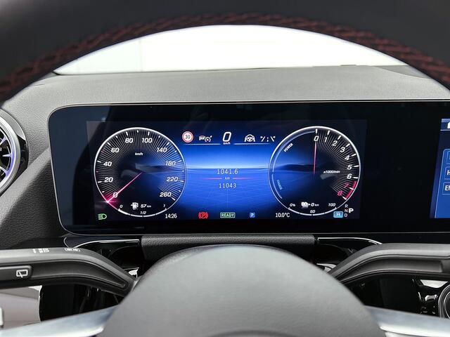 Mercedes-Benz GLA-KLASSE 250 e AMG Plug-In Hybride Trekhaak | AMG Line Premium | Sfeerverlichting | Distronic | MultiBeam Ledkoplampen | Stuur en Stoelverwarming. Inclusief 24 maanden Mercedes-Benz Certified garantie voor Europa.