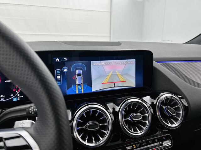 Mercedes-Benz GLA-KLASSE 250 e AMG Plug-In Hybride Trekhaak | AMG Line Premium | Sfeerverlichting | Distronic | MultiBeam Ledkoplampen | Stuur en Stoelverwarming. Inclusief 24 maanden Mercedes-Benz Certified garantie voor Europa.