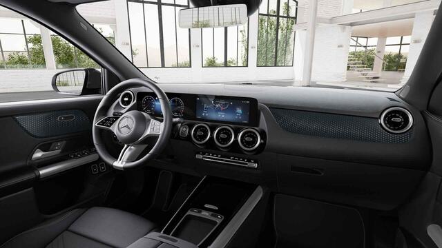 Mercedes-Benz GLA-KLASSE 250 e Business Solution Luxury Trekhaak | 18"' lichtmetalen velgen | Getint glas | Stoelverwarming | Widescreen |