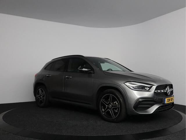 Mercedes-Benz GLA-KLASSE 250 e AMG Line | Panoramadak | Sfeerverlichting |