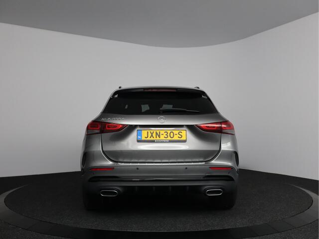 Mercedes-Benz GLA-KLASSE 250 e AMG Line | Panoramadak | Sfeerverlichting |