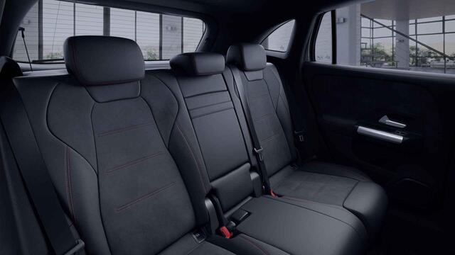 Mercedes-Benz GLA-KLASSE 250 e Business Solution AMG Limited | Trekhaak | AMG | Night | Achteruitrijcamera | Stoelverwarming |