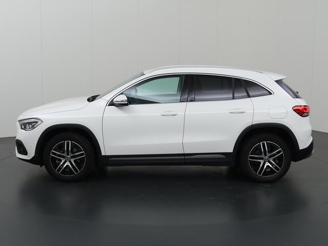 Mercedes-Benz GLA-KLASSE 250 e Progressive | Navigatie | Parkeercamera | Carplay | Led Koplampen |