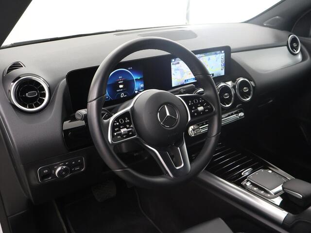 Mercedes-Benz GLA-KLASSE 250 e Progressive | Navigatie | Parkeercamera | Carplay | Led Koplampen |