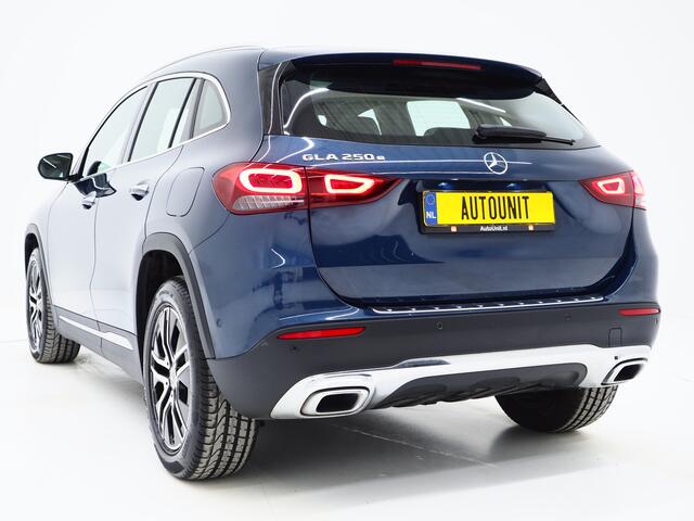 Mercedes-Benz GLA-KLASSE 250 e Progressive | Panoramadak | Trekhaak | Leder | Camera | Keyless | Adaptive Cruise | Sfeerlicht