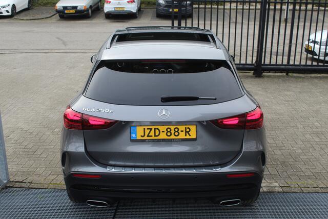 Mercedes-Benz GLA-KLASSE 250 e AMG Panoramadak/Sfeerverlichting/Elektrische achterklep/Stoelverwarming/Achteruitrijcamera/Adaptive cruise controlNavigatie