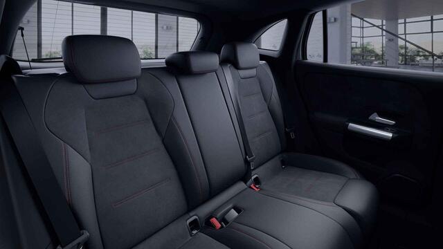 Mercedes-Benz GLA-KLASSE 250 e AMG Line | Premium plus | Night pakket | Panoramadak |