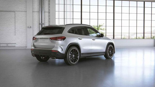 Mercedes-Benz GLA-KLASSE 180 AMG Line | 20" lichtmetalen velgen | Panoramadak | Night | Widescreen | Stoelverwarming |