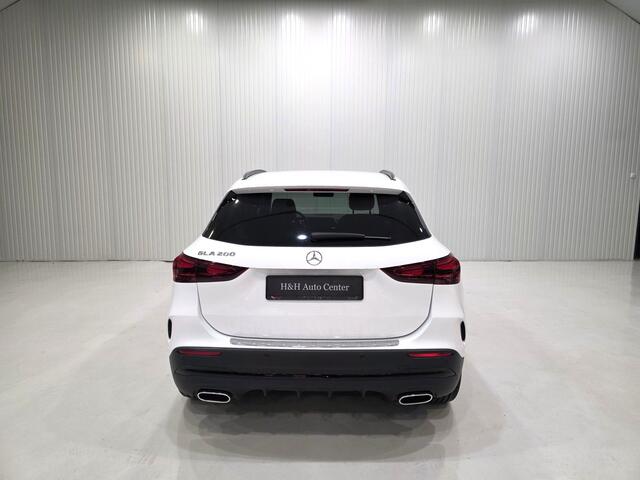 Mercedes-Benz GLA-KLASSE 200 AMG Line |CAMERA|CARPLAY|Sfeerverlichting|