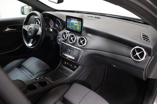 Mercedes-Benz GLA-KLASSE 180 Business Solution | Camera | Clima | Stoelverwarming