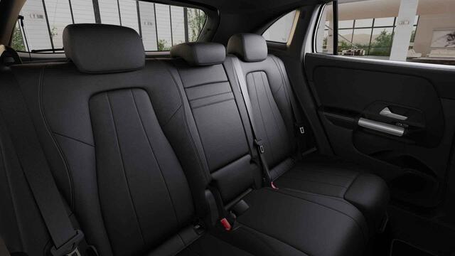 Mercedes-Benz GLA-KLASSE 250 e Star Edition AMG Line | Night | Panoramadak | Trekhaak | Stoelverwarming | Widescreen |